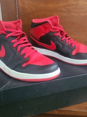 Nike Men's AIR JORDAN Mid-Top Sneakers in Black and Red